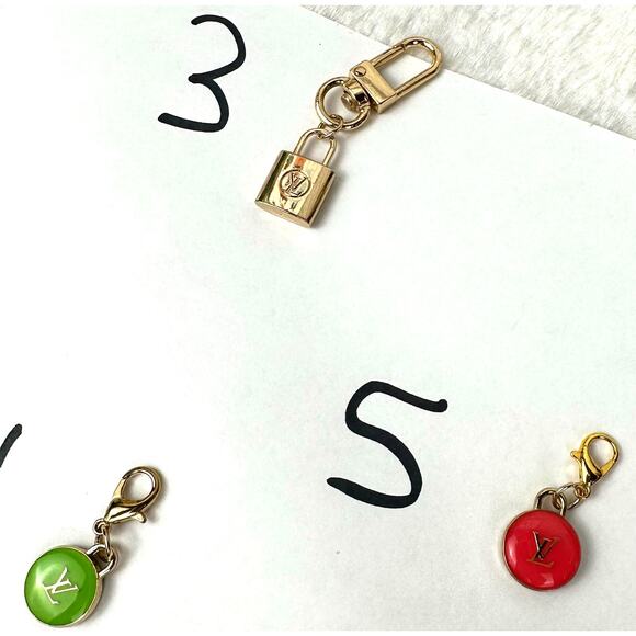 Louis Vuitton Luxury charms from various projects or bags pendant- ONE CHARM! - Picture 5 of 7